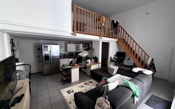 Immeuble à vendre    6 pièces • 202,90 m2 Marseille 8