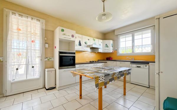 Maison à vendre    7 pièces • 165,73 m2 Tavers