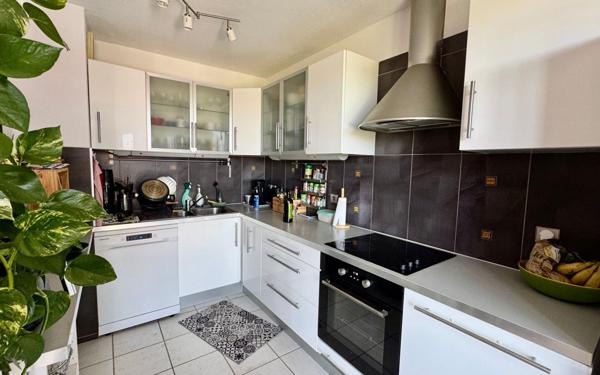 Appartement à vendre    3 pièces •  Istres