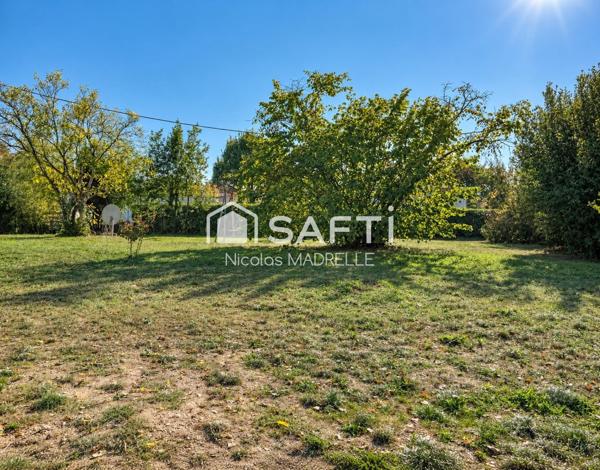 Terrain de 730 m2 - gare TER à pied