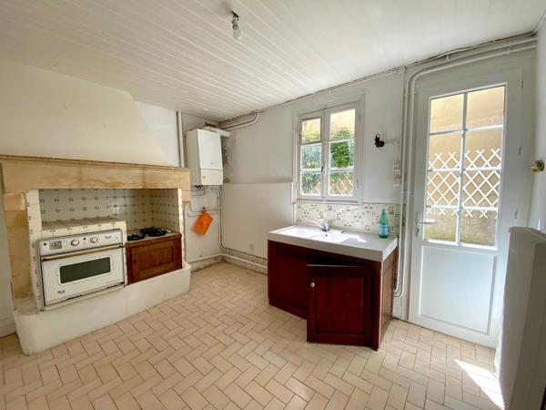 Grande maison de ville à rénover à deux pas du marché de La Rochelle