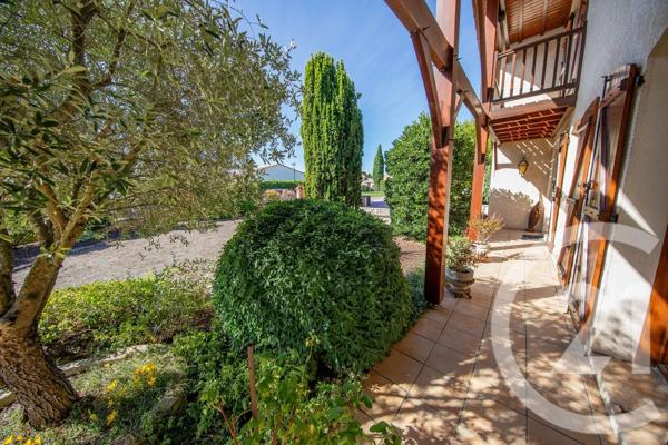 Maison à vendre  7 pièces - 150,99 m 2   ST MEDARD EN JALLES  - 33
