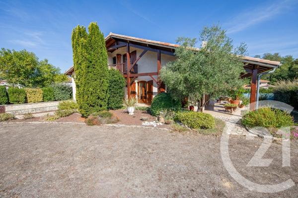 Maison à vendre  7 pièces - 150,99 m 2   ST MEDARD EN JALLES  - 33