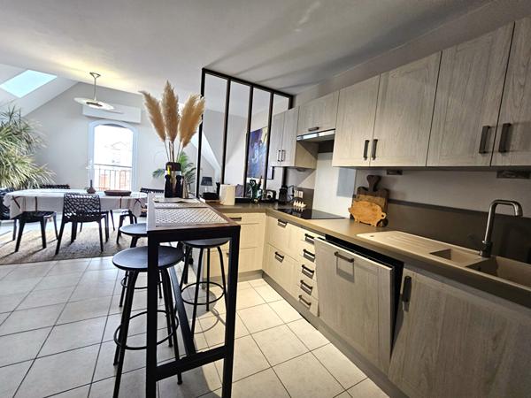 Appartement T3 75 m² traversant en plein centre-ville ! , Arcachon