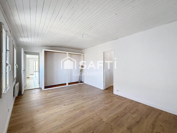 Centre de Sérignan – Duplex T4 avec grenier aménageable de 59 m² – Dernier étage – Fort potentiel