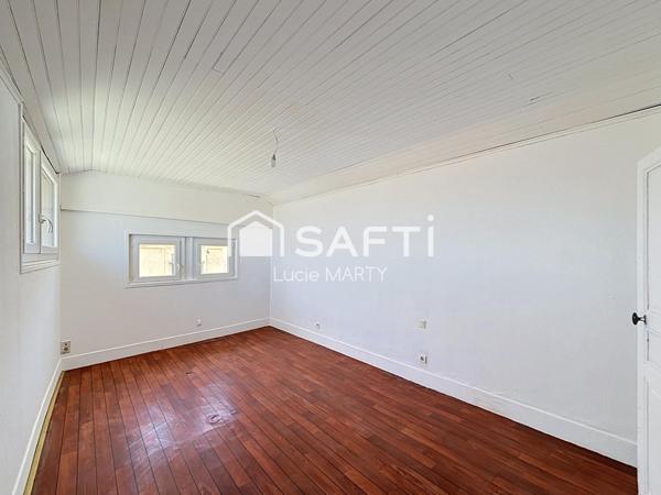 Centre de Sérignan – Duplex T4 avec grenier aménageable de 59 m² – Dernier étage – Fort potentiel