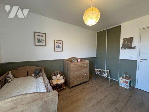 Appartement T3 à Vendre à Cognin 


Appartement type 3 au calme situé à Cognin, au deuxième ...