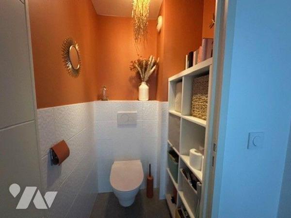 Appartement T3 à Vendre à Cognin 


Appartement type 3 au calme situé à Cognin, au deuxième ...