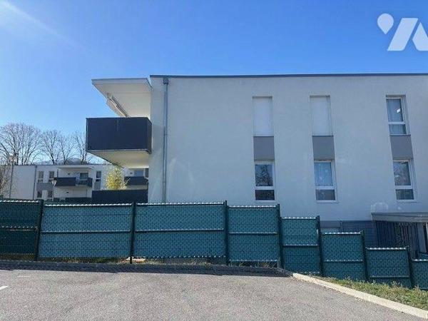 Appartement T3 à Vendre à Cognin 


Appartement type 3 au calme situé à Cognin, au deuxième ...