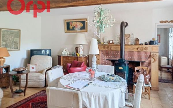 Maison à vendre    4 pièces •  Azé