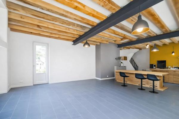 🔥 Coup de cœur – Maison de bourg rénovée, charme & esprit industriel