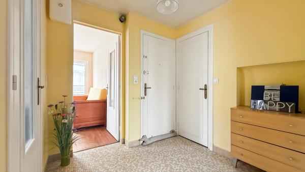 Appartement
         3 pièces
        - 40 m² Exclusivité