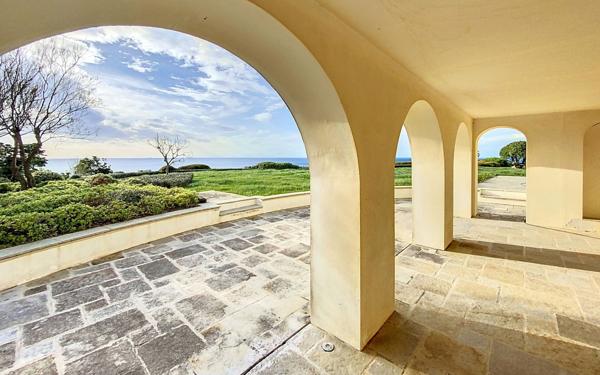 Maison à vendre    10 pièces • 550 m2 Bidart