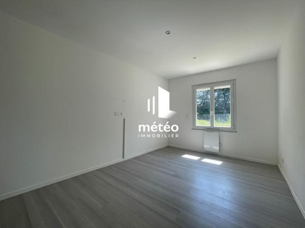 Exclusivité Météo Immobilier – maison de plain-pied sur terrain exceptionnel de +9000m² avec dépendances