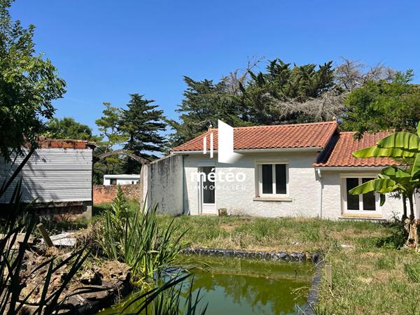 Exclusivité Météo Immobilier – maison de plain-pied sur terrain exceptionnel de +9000m² avec dépendances