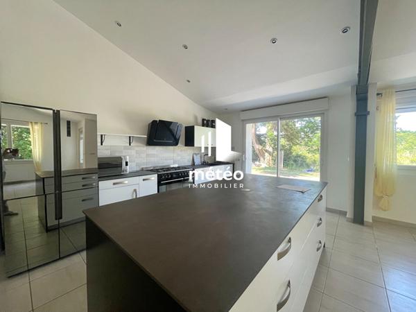 Exclusivité Météo Immobilier – maison de plain-pied sur terrain exceptionnel de +9000m² avec dépendances