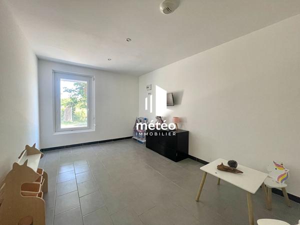 Exclusivité Météo Immobilier – maison de plain-pied sur terrain exceptionnel de +9000m² avec dépendances