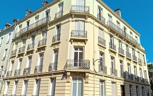 Appartement à vendre    3 pièces • 100 m2 Pau