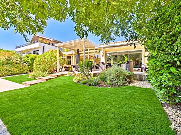Superbe Maison T5 180m2 avec Piscine et Garage de 50m2!!!