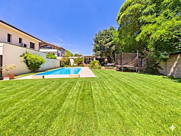 Superbe Maison T5 180m2 avec Piscine et Garage de 50m2!!!