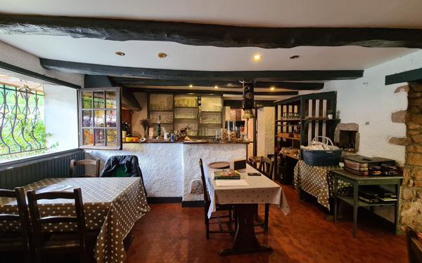 Immeuble à vendre    11 pièces • 350 m2 Étueffont