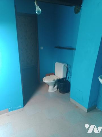 Maison de ville avec garage et terrasse, dans le centre historique, proche commodités