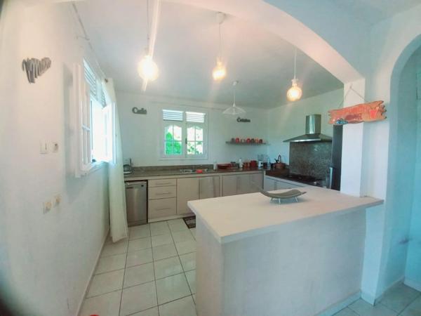 Villa à vendre, 6 pièces LE GOSIER (971) GUADELOUPE, 120 M2 proche centre