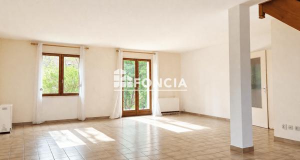 À vendre Maison 6 pièces 129 m² - Chézy-sur-marne 02570