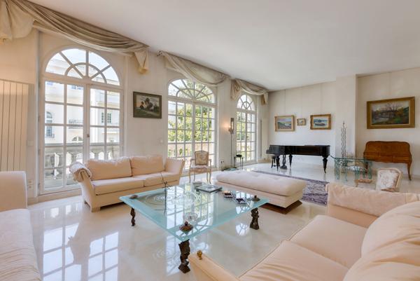 A vendre - Neuilly-sur-Seine 92200- hôtel particulier- jardin- Roof-Top- 644m²