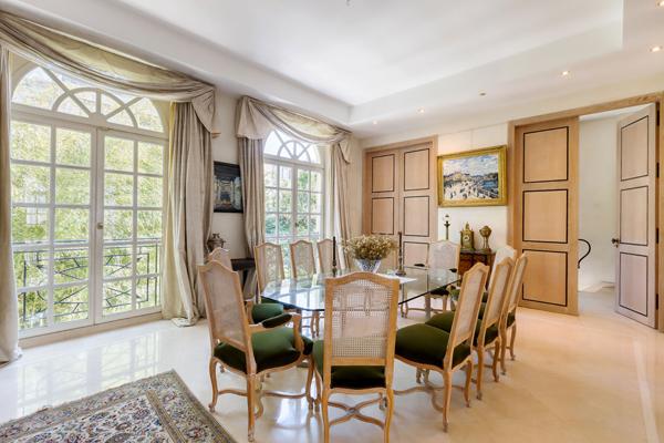 A vendre - Neuilly-sur-Seine 92200- hôtel particulier- jardin- Roof-Top- 644m²