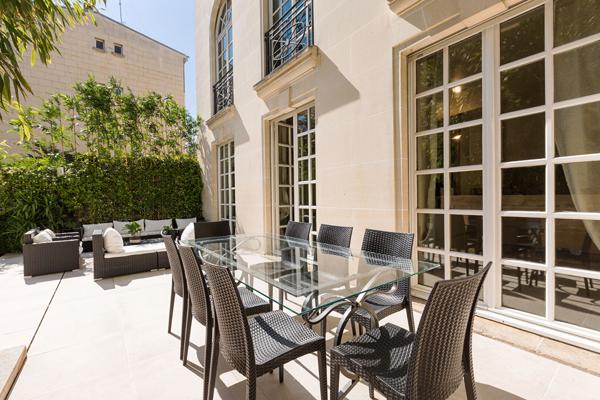A vendre - Neuilly-sur-Seine 92200- hôtel particulier- jardin- Roof-Top- 644m²