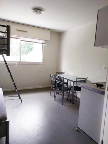 PROCHE GUIST HAU STUDIO MEUBLE ,  
Nantes 44000