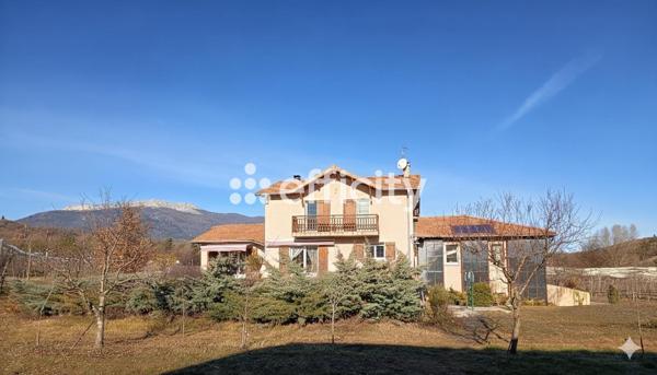 Maison
         9 pièces
        - 230 m² Exclusivité 680 000 € *