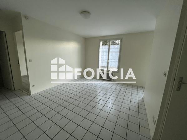 Location Appartement 2 pièces 34.28 m² - 31 RUE DES PETITS SOULIERS Nogent Le Roi 28210