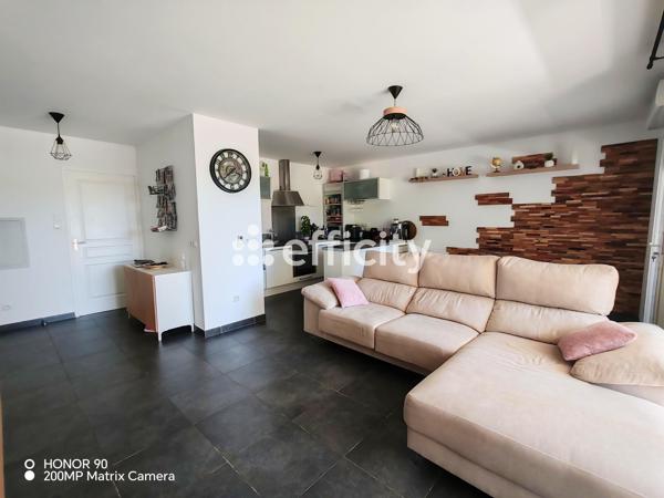 Appartement
         3 pièces
        - 64 m² 290 000 € *