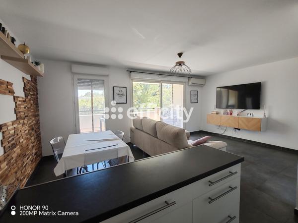 Appartement
         3 pièces
        - 64 m² 290 000 € *