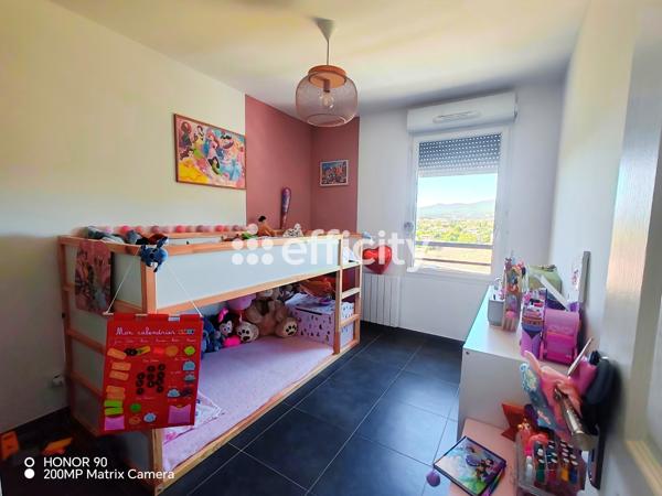 Appartement
         3 pièces
        - 64 m² 290 000 € *