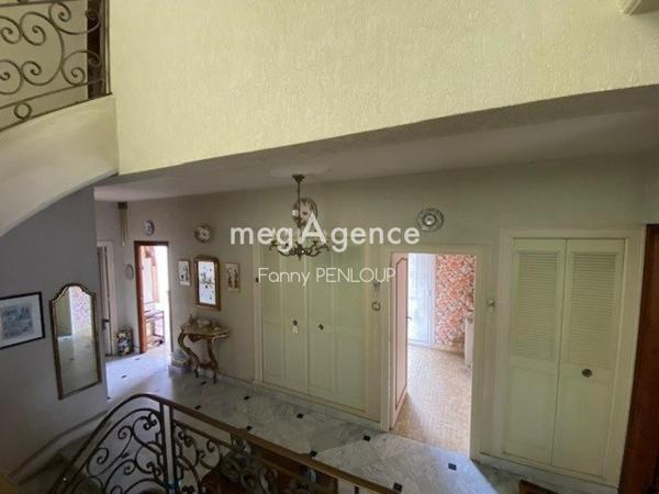 Maison à Saint-Hilaire-du-Harcouët, 50600 - 8 pièces 200m²