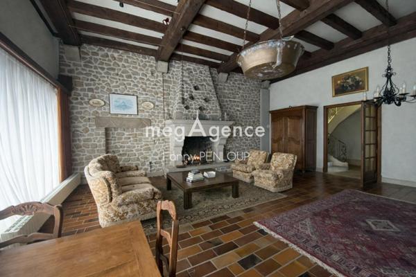 Maison à Saint-Hilaire-du-Harcouët, 50600 - 8 pièces 200m²