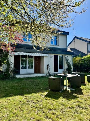 Charmante maison familiale 5 pièces avec garage et jardin
