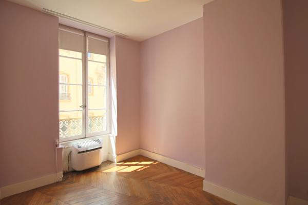 Lyon (69001) T3 + cave - Standing- Hotel de ville- Dispo 22/12/2025 !
