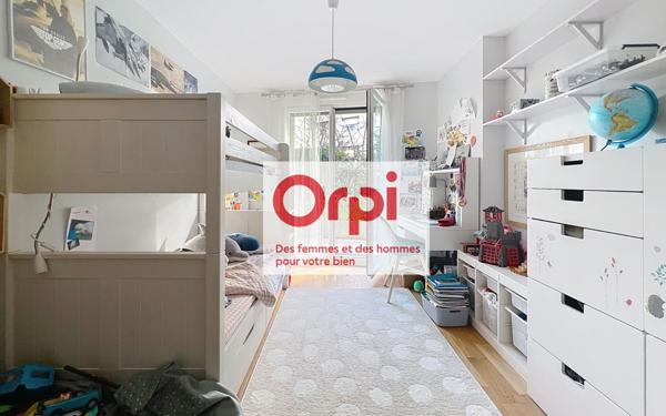 Appartement à vendre    3 pièces • 66,16 m2 Issy-les-Moulineaux