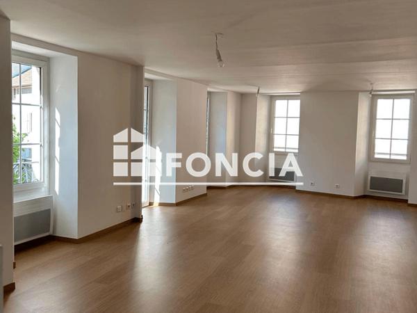 Location Appartement 4 pièces 121.91 m² - PLACE DU MOLLARD Thonon Les Bains 74200