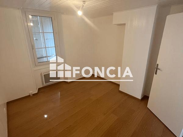 Location Appartement 4 pièces 121.91 m² - PLACE DU MOLLARD Thonon Les Bains 74200