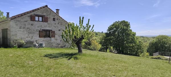 Charme et nature aux portes de l’Ardèche – Mas en pierre sur 2,7 hectares Barjac (30430)