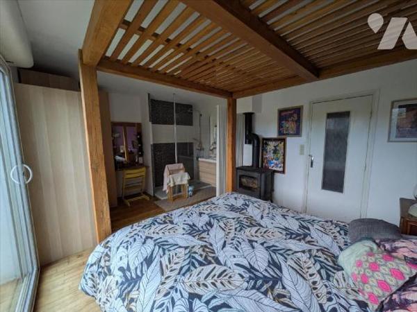 Guidel, au calme, avec à proximité immédiate commerces et centre ville. Cette charmante maison ...