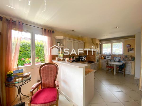 Maison proche centre ville, écoles et gare SNCF.