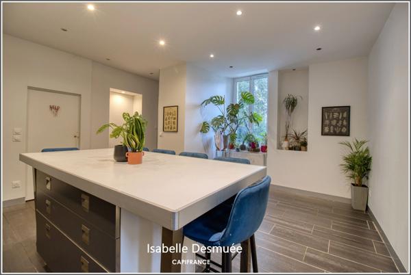 Maison familiale 4 chambres avec cour et stationnement – Proche gare – Tullins