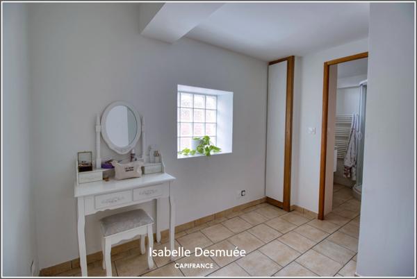 Maison familiale 4 chambres avec cour et stationnement – Proche gare – Tullins