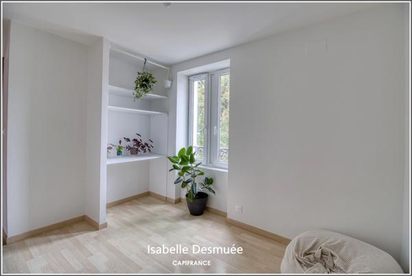 Maison familiale 4 chambres avec cour et stationnement – Proche gare – Tullins